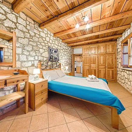 Joanna's Stone Villas Vasilikí